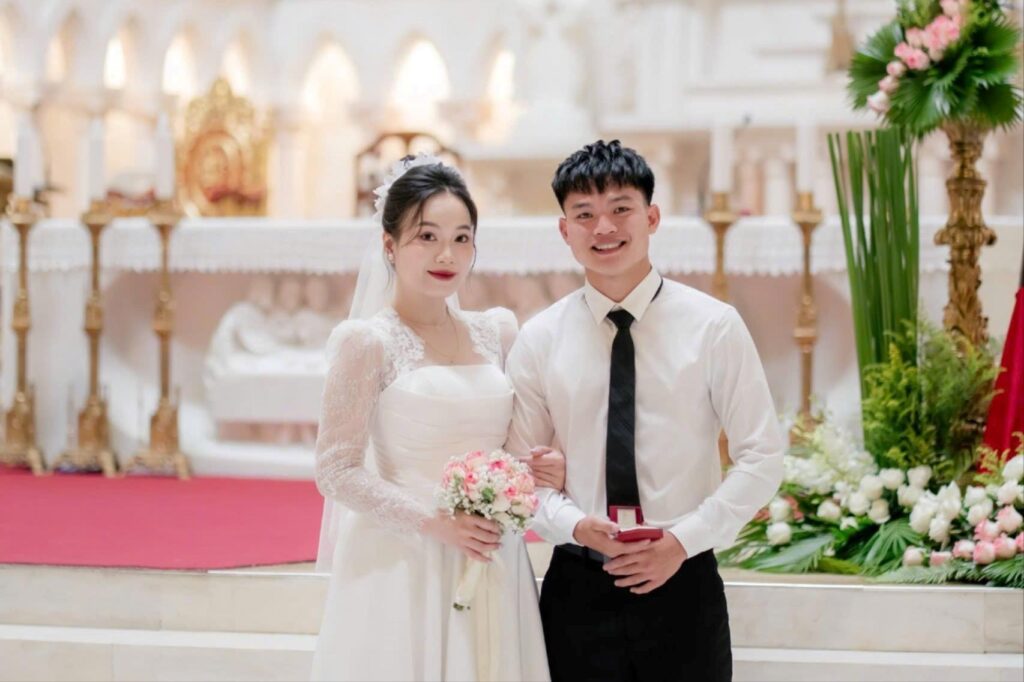 Hồ Văn Cường: Cô Dâu Xinh Đẹp Tỏa Sáng Trong Hậu Trường Chụp Ảnh Cưới